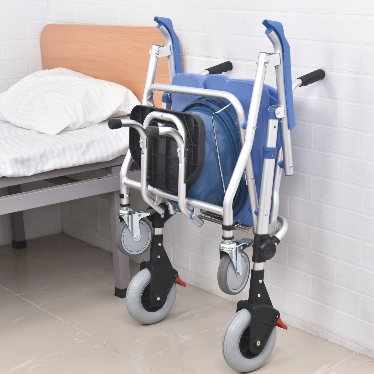 Comfort Plus DM-69 Banyo ve Tuvalet Özellikli Tekerlekli Sandalye