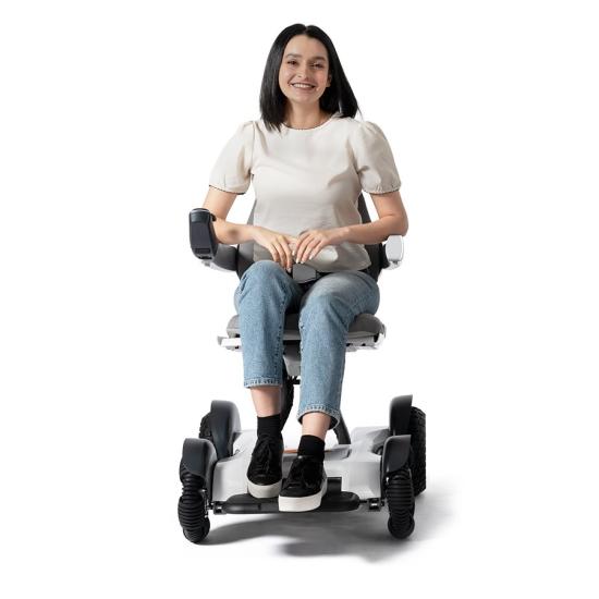 P210 Robotics Akülü Tekerlekli Sandalye